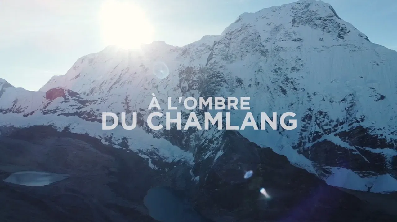 A L'Ombre du Chamlang backdrop