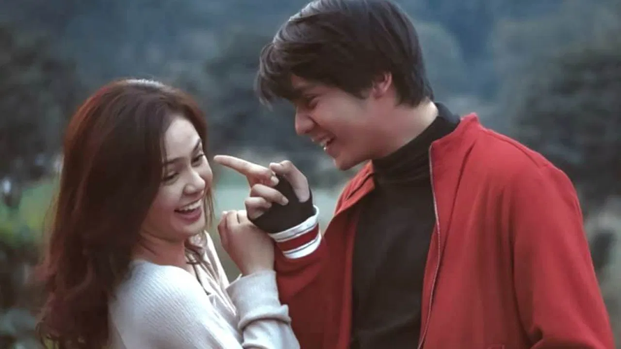 Ada Dewa di Sisiku backdrop