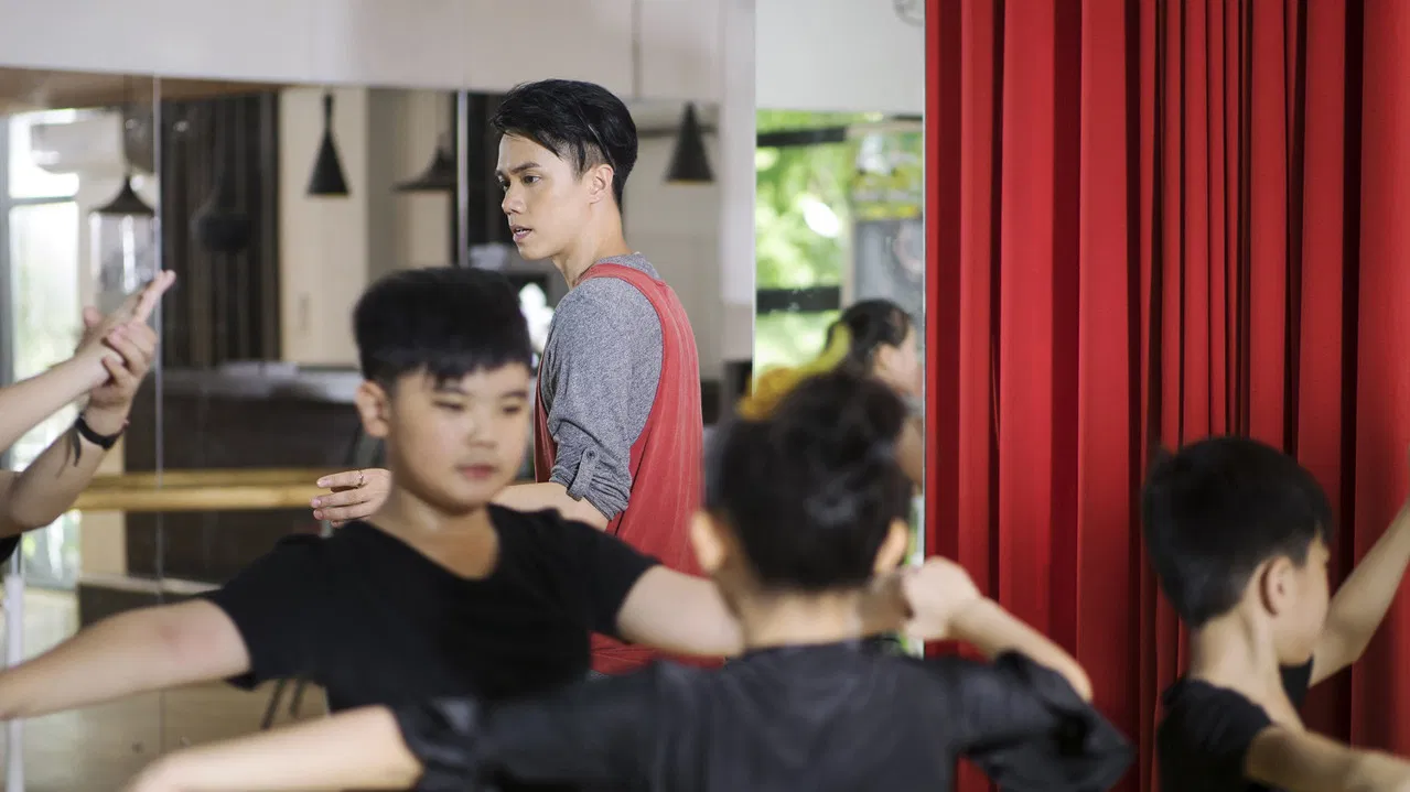 Shining Moment backdrop