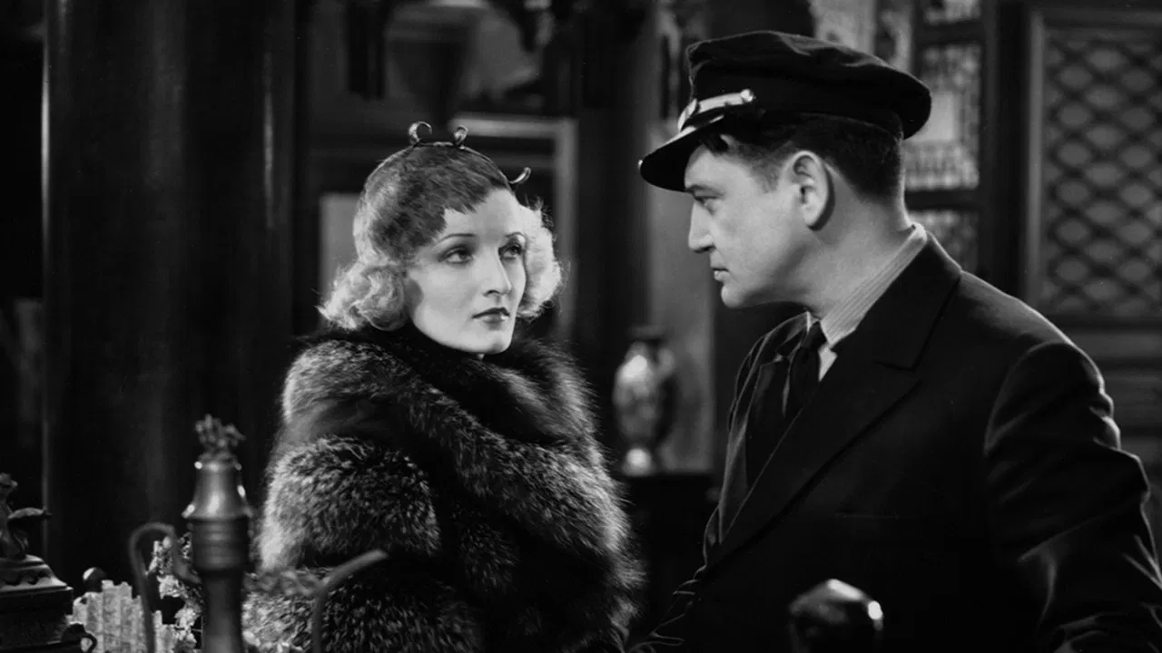 Roar of the Dragon backdrop