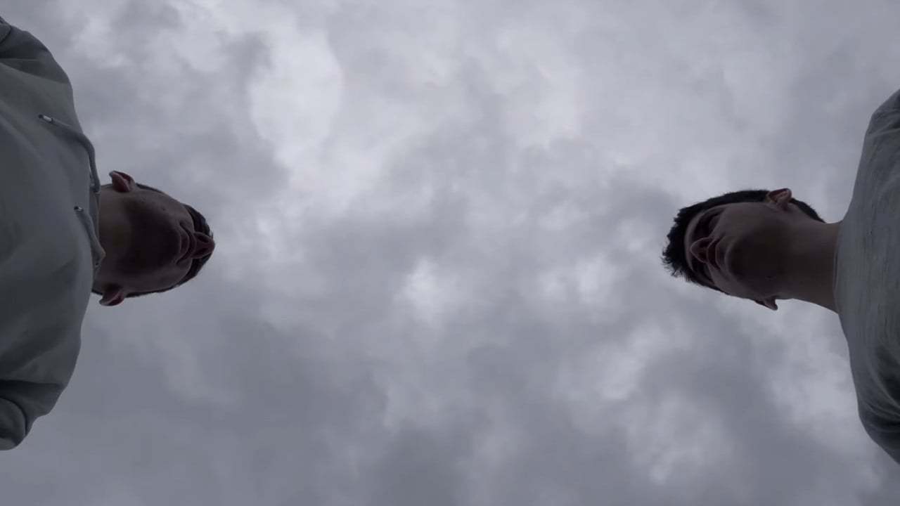 Pris au piège backdrop