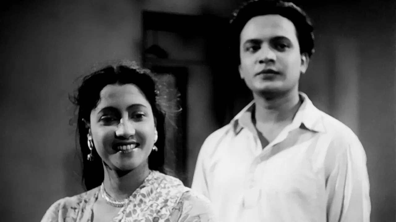 Ora Thakey Odharey backdrop