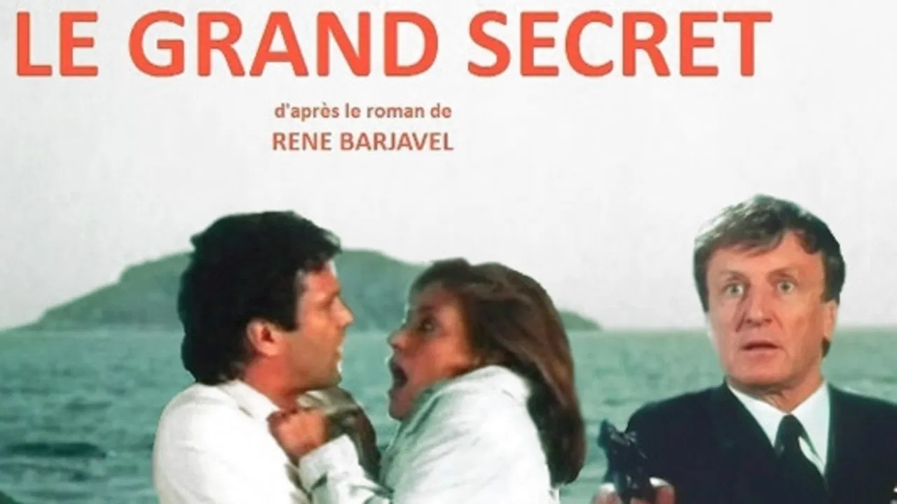 Le Grand Secret backdrop