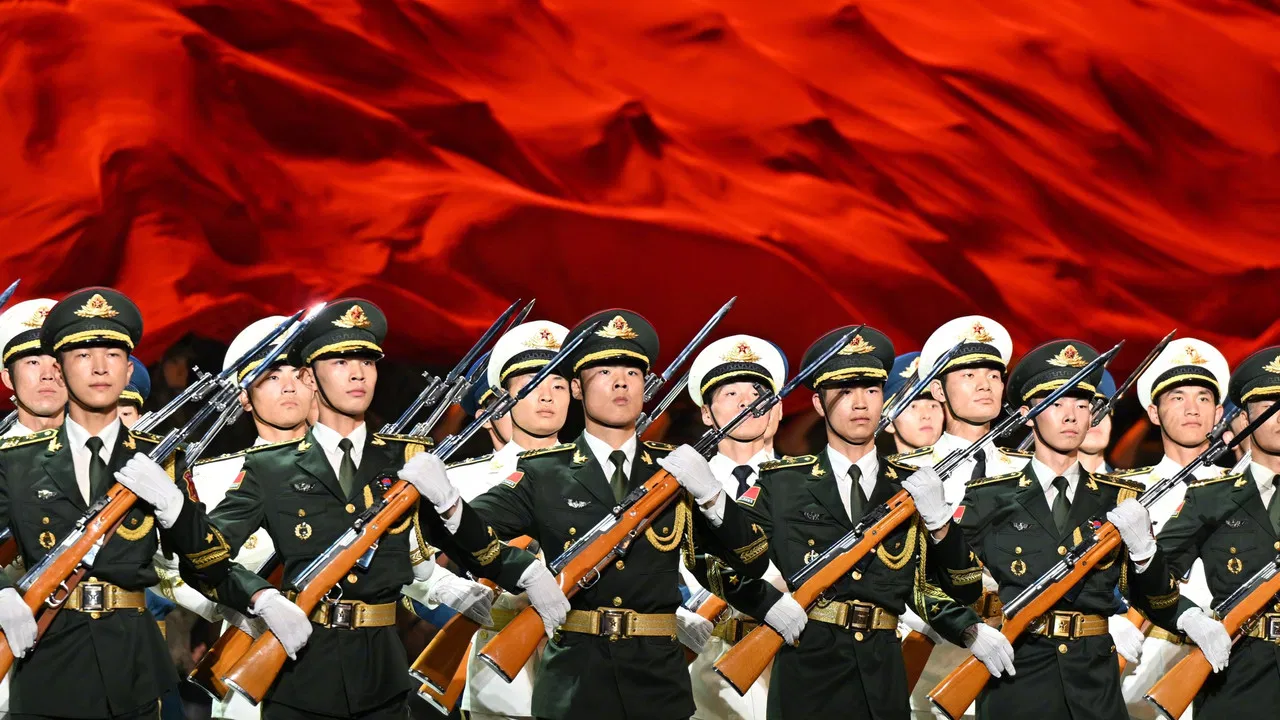 纪念中国人民抗日战争暨世界反法西斯战争胜利80周年文艺晚会 backdrop