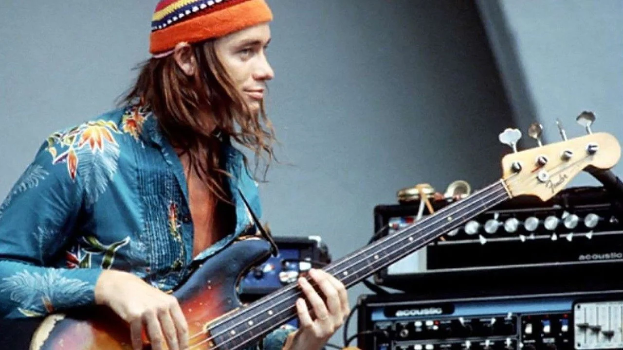 Jaco Pastorius - Live and Outrageous backdrop