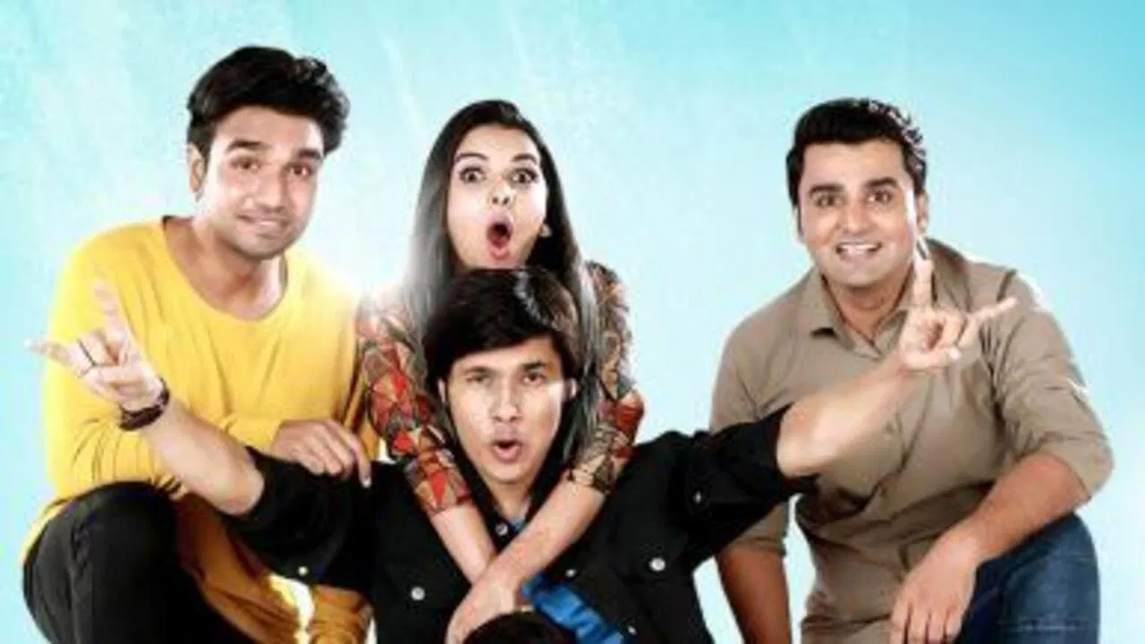 Aamhi Befikar backdrop