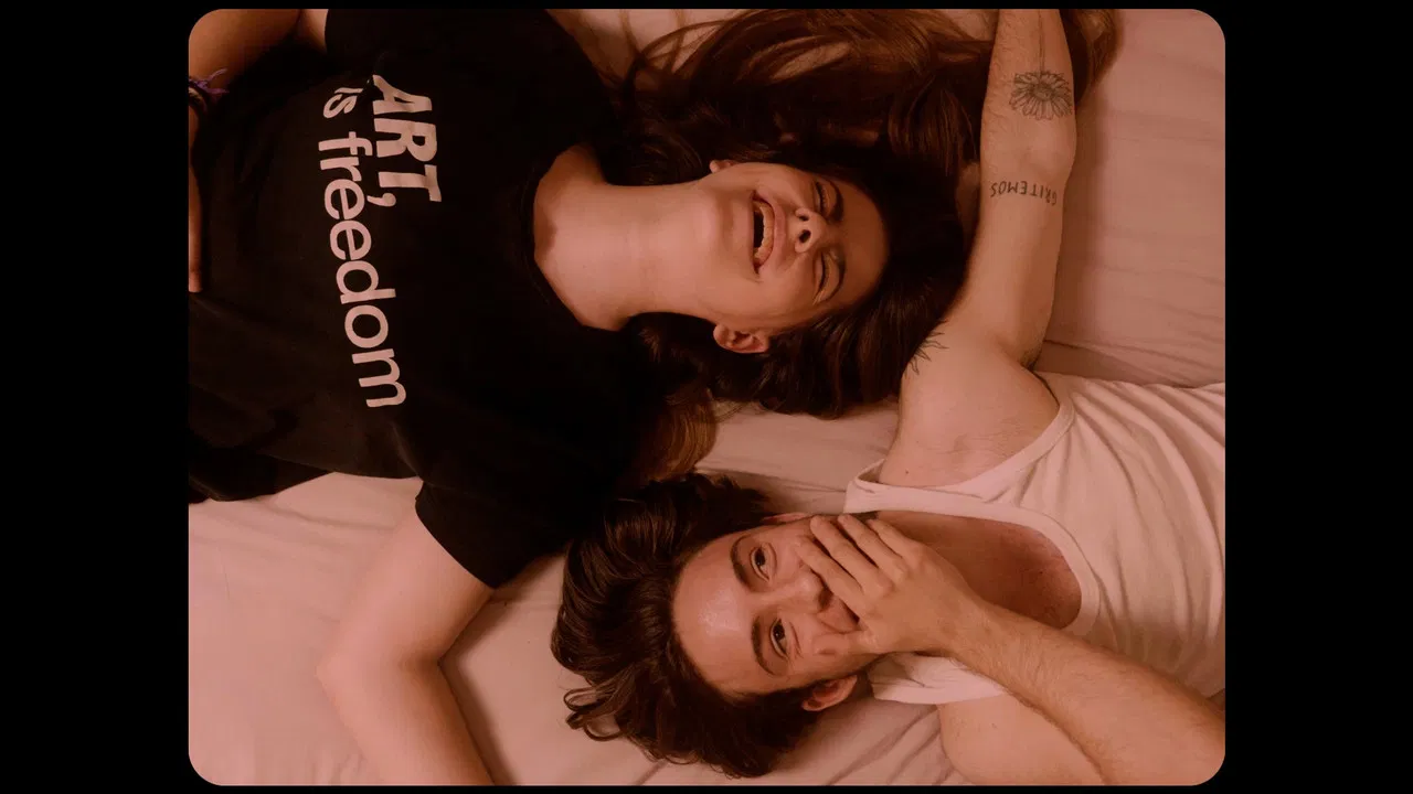 A media hora de dar las mil backdrop