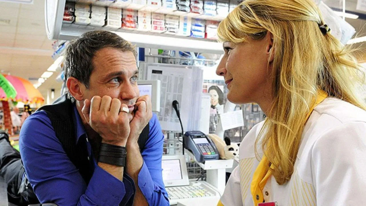 Claudia - Das Mädchen von Kasse 1 backdrop