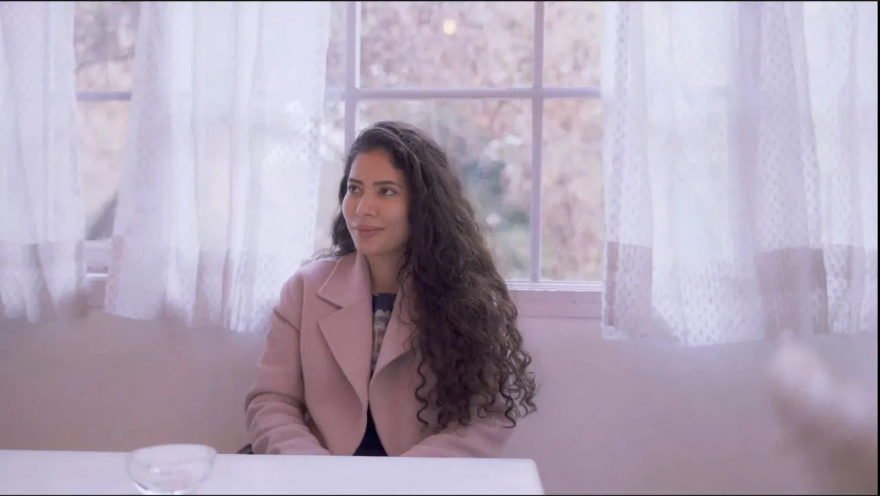 A Passenger in Love backdrop