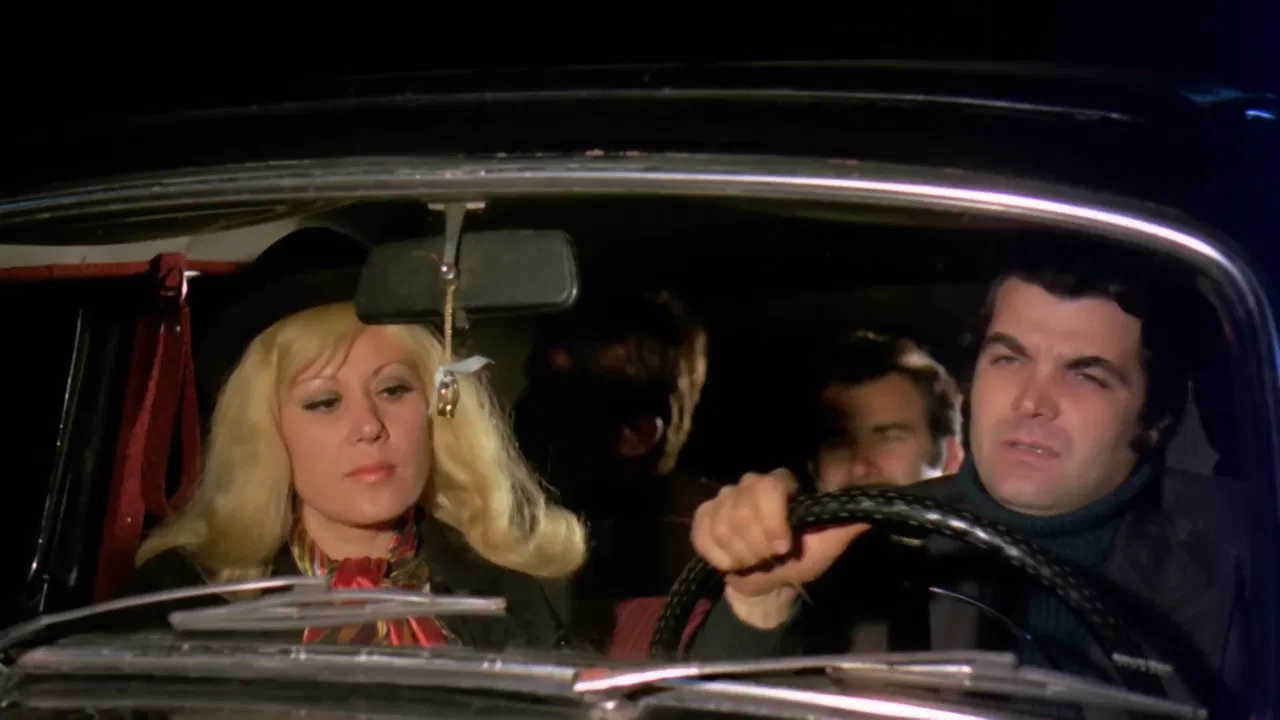 Ah Bir Zengin Olsam backdrop