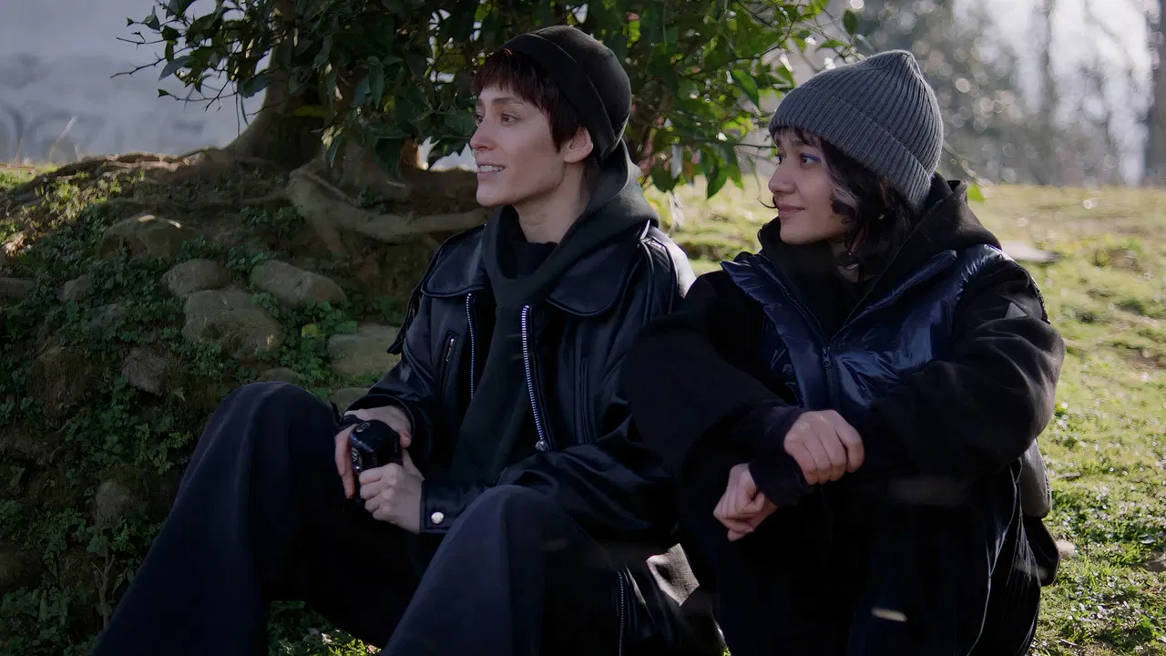 Between Dreams and Hope backdrop