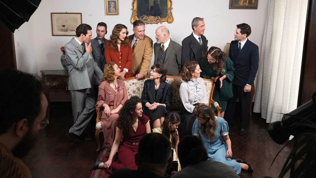 Oi Pantheoi backdrop