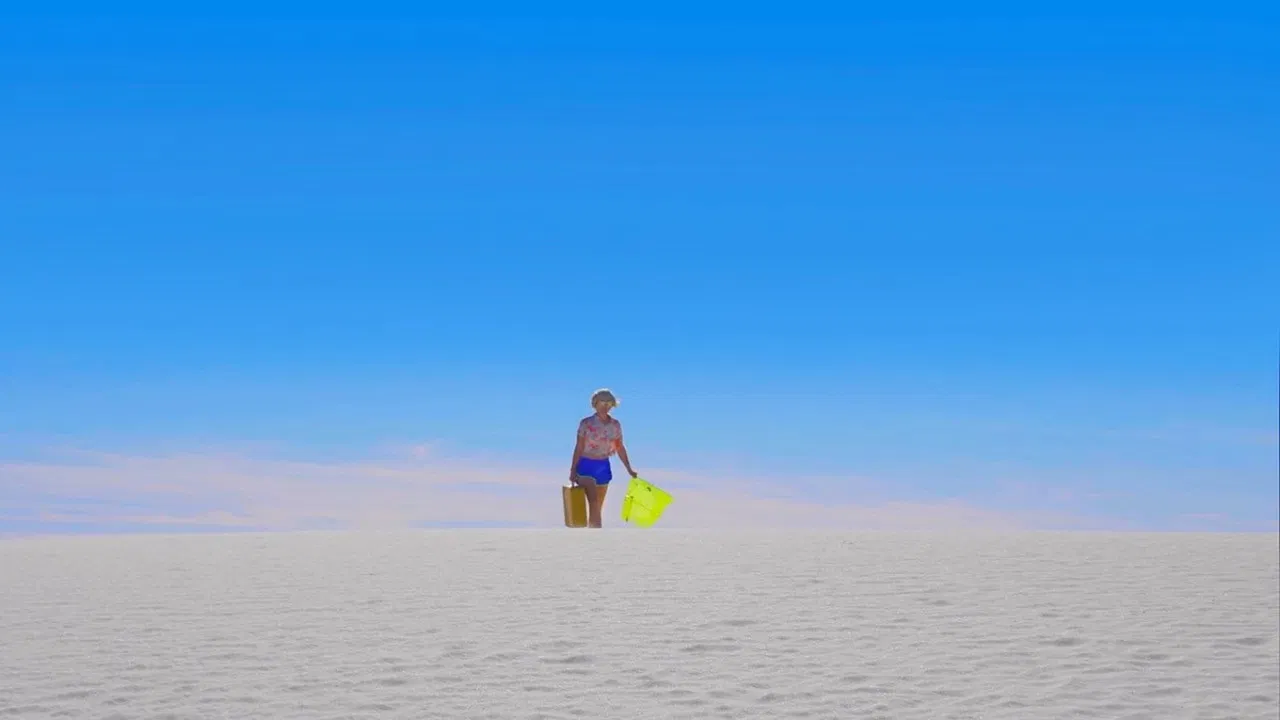 Queen of Paradis backdrop