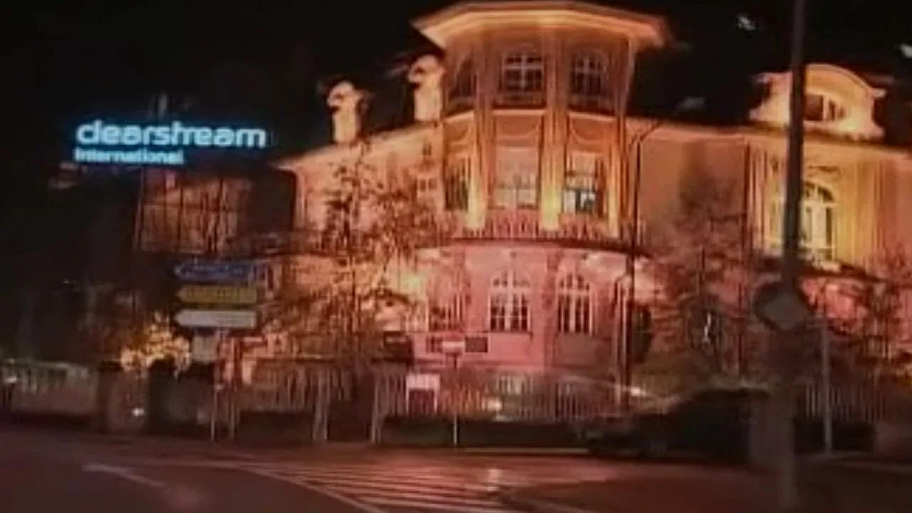 Les dissimulateurs backdrop