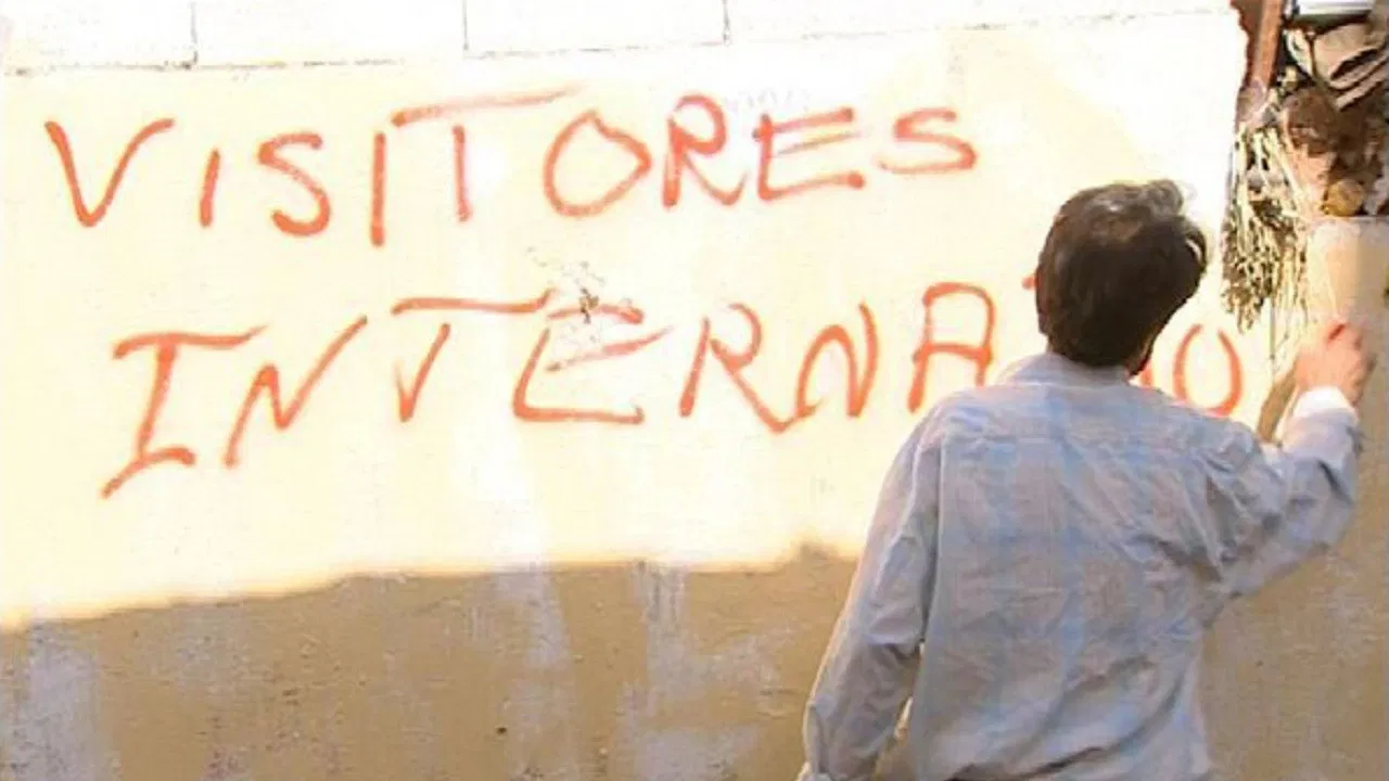 Kings and Extras: Digging for a Palestinian Image backdrop