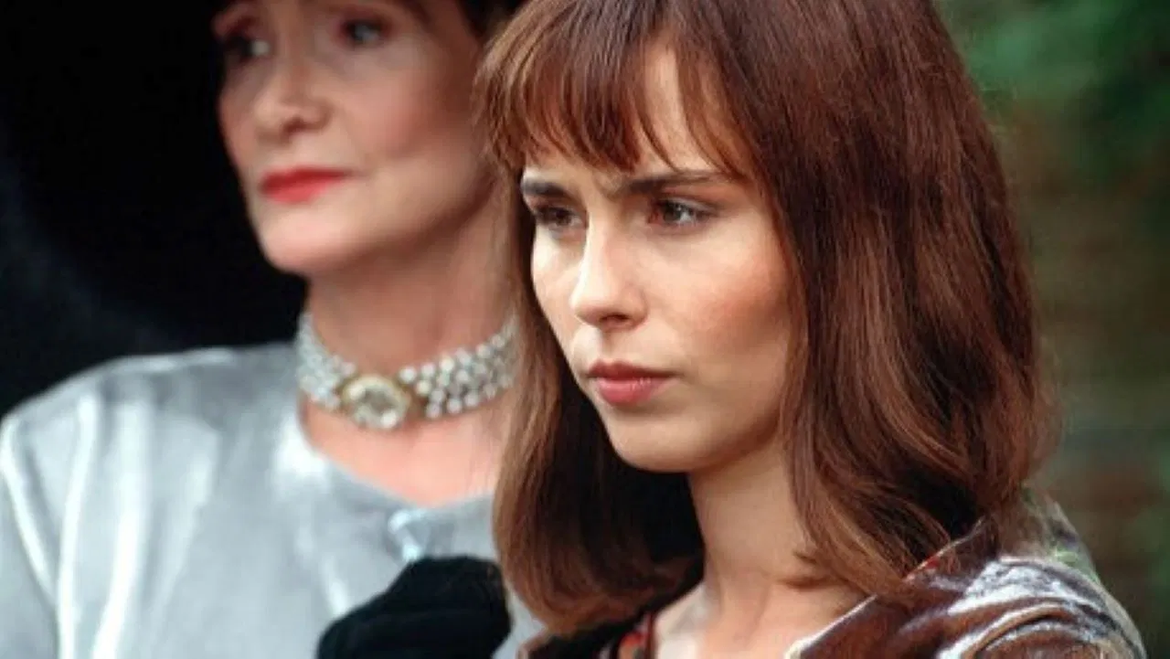 The Vacillations of Poppy Carew backdrop