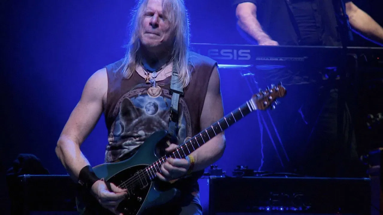 Flying Colors : Second Flight - Live at The Z7 backdrop