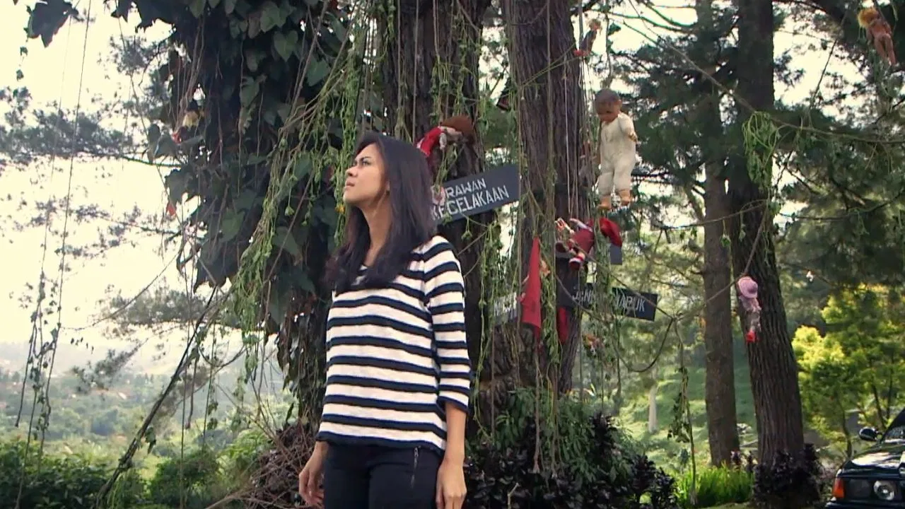 Hantu Pohon Boneka backdrop