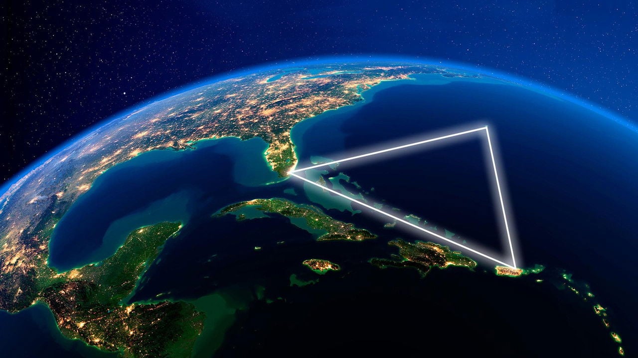 Triangle des Bermudes : L'Énigme révélée backdrop