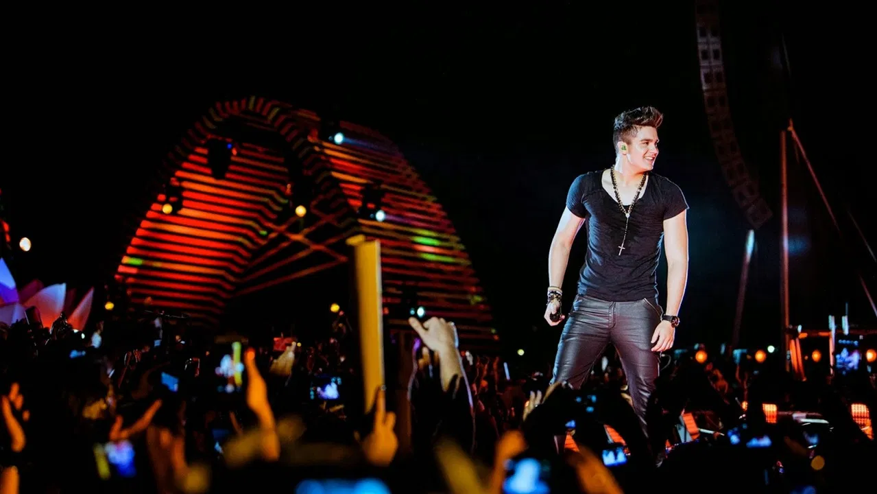 Luan Santana: O Nosso Tempo é Hoje backdrop