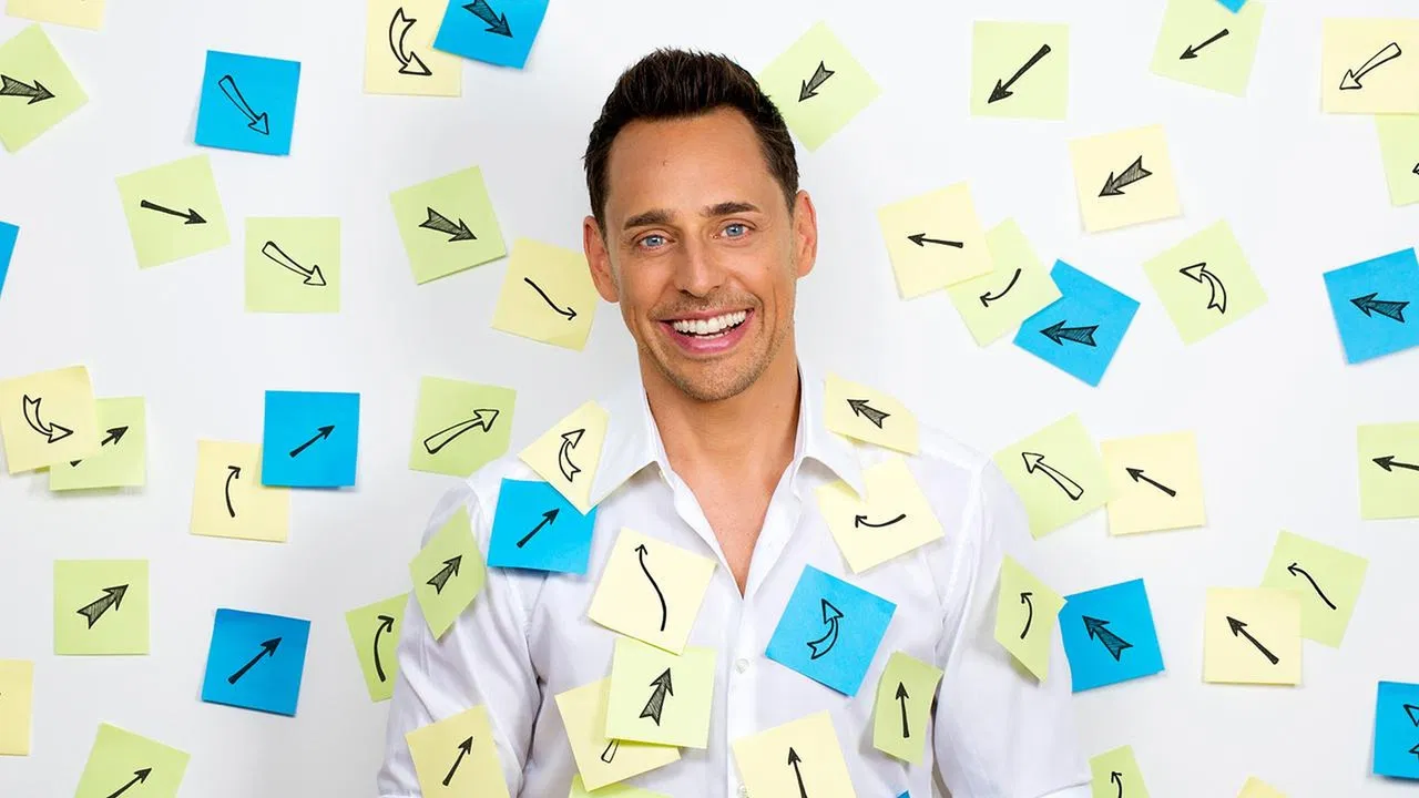 Tricky Niki: hy.po.chon.dria backdrop