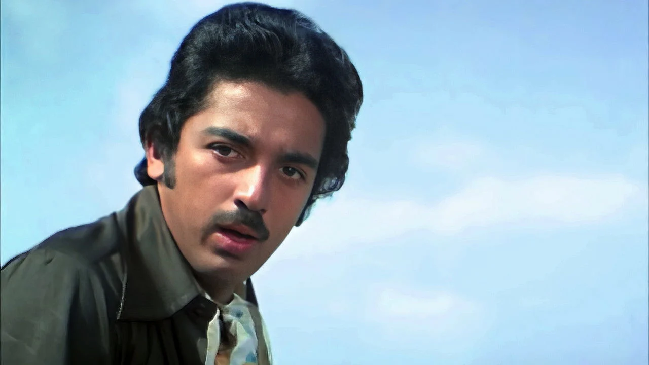 Naanum Oru Thozhilali backdrop