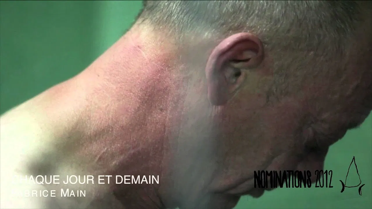 Chaque jour et demain backdrop