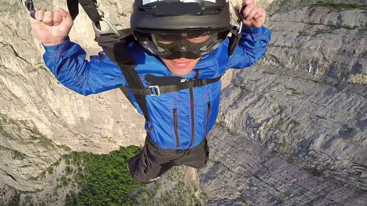 B.A.S.E. Jumping – Krok ke svobodě backdrop