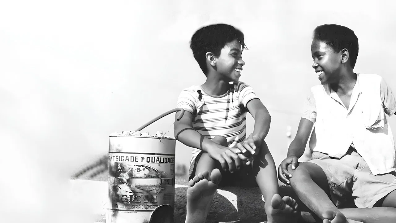 Rio, 100 Degrees F° backdrop