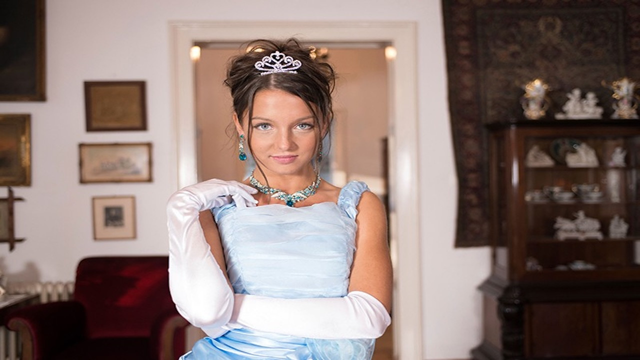 DANUHD-002 The mysterious princess with a shaved pussy backdrop