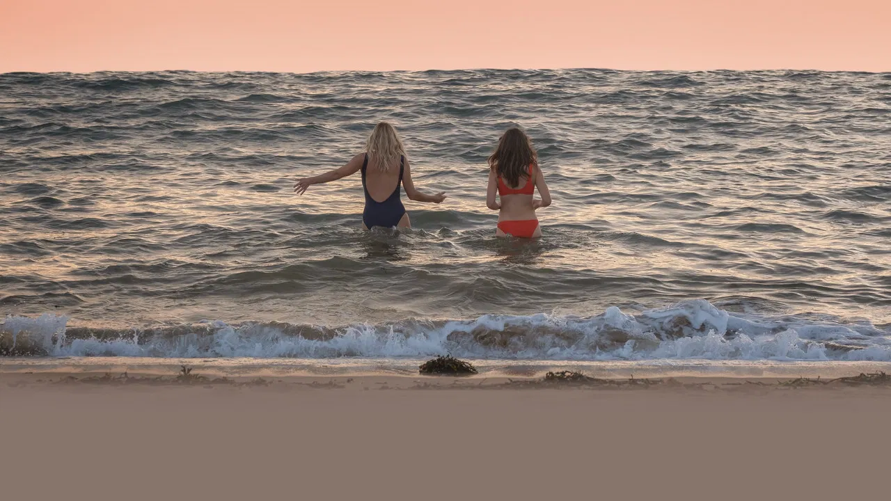 Anaïs in Love backdrop