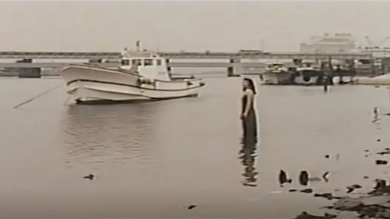 Iyarashii zengi: Sugoku kanjiru backdrop