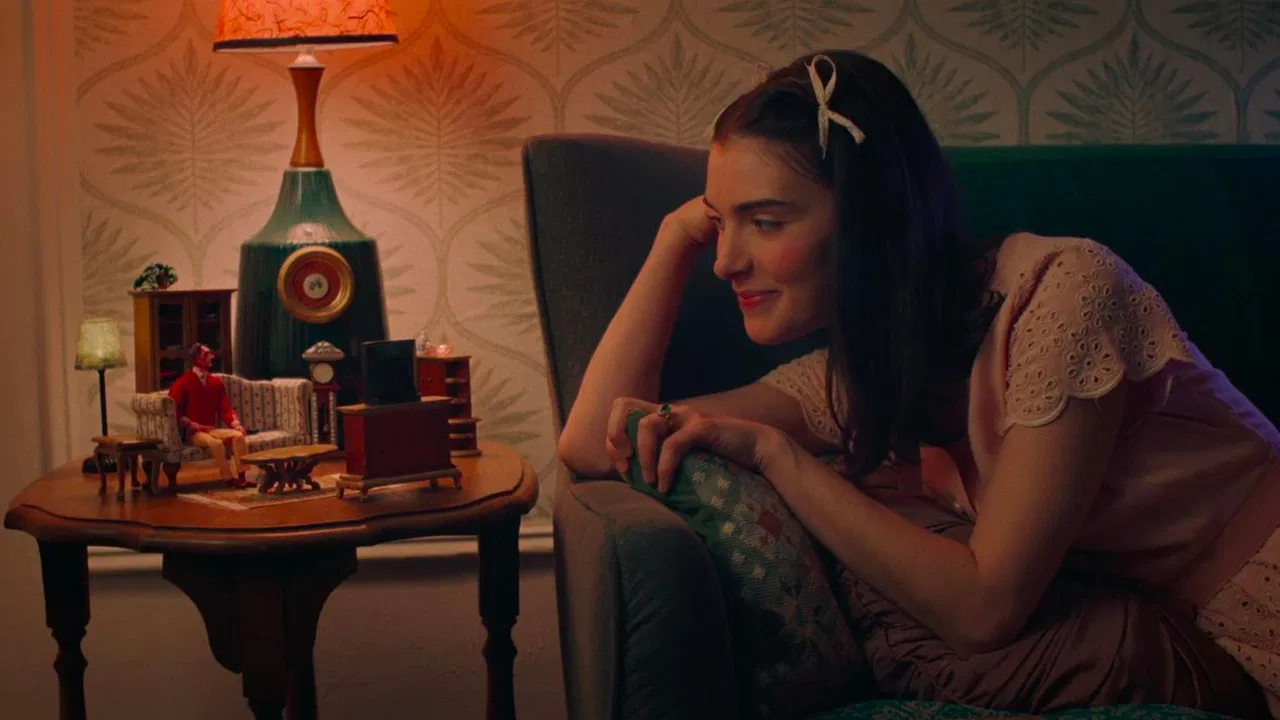 Itty Bitty Betty backdrop