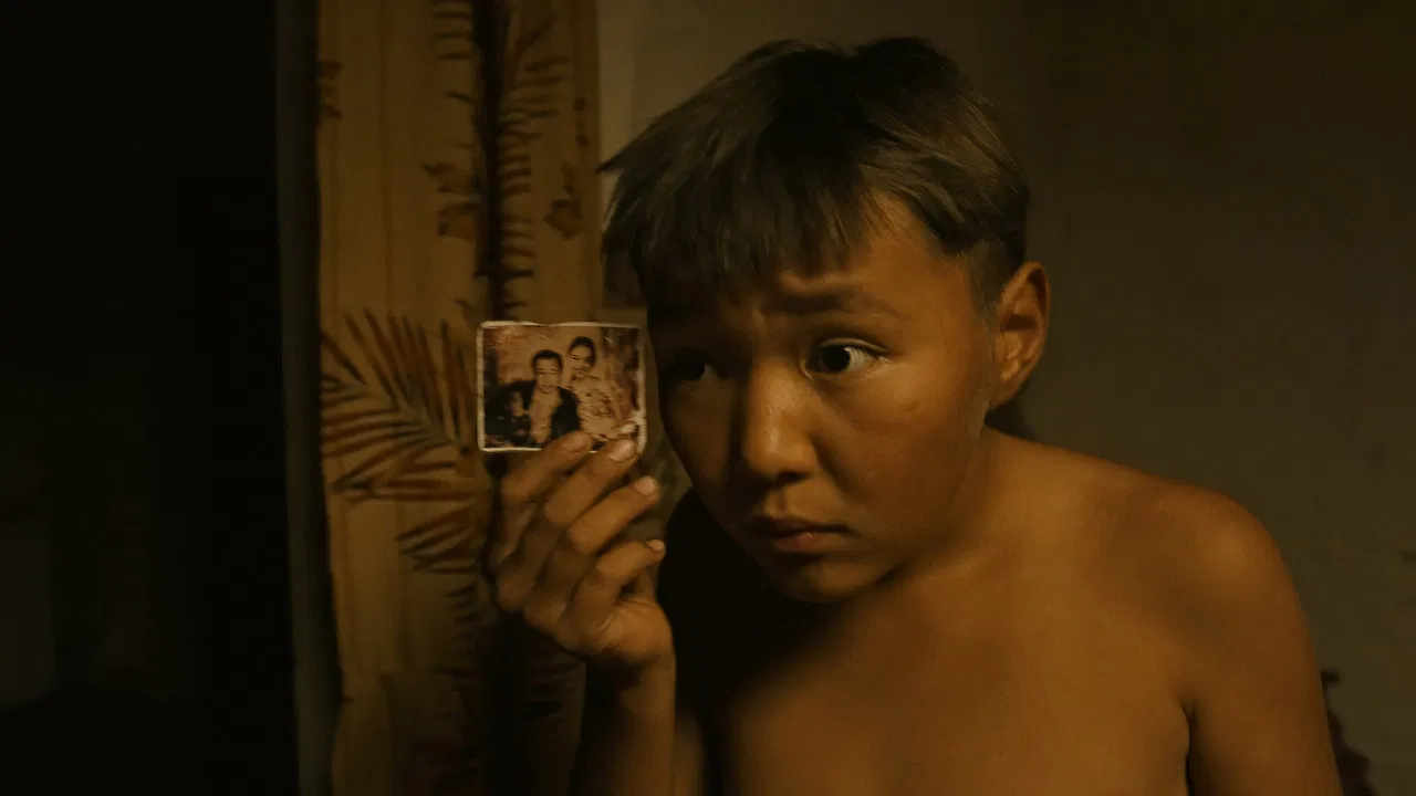 Bauryna Salu backdrop