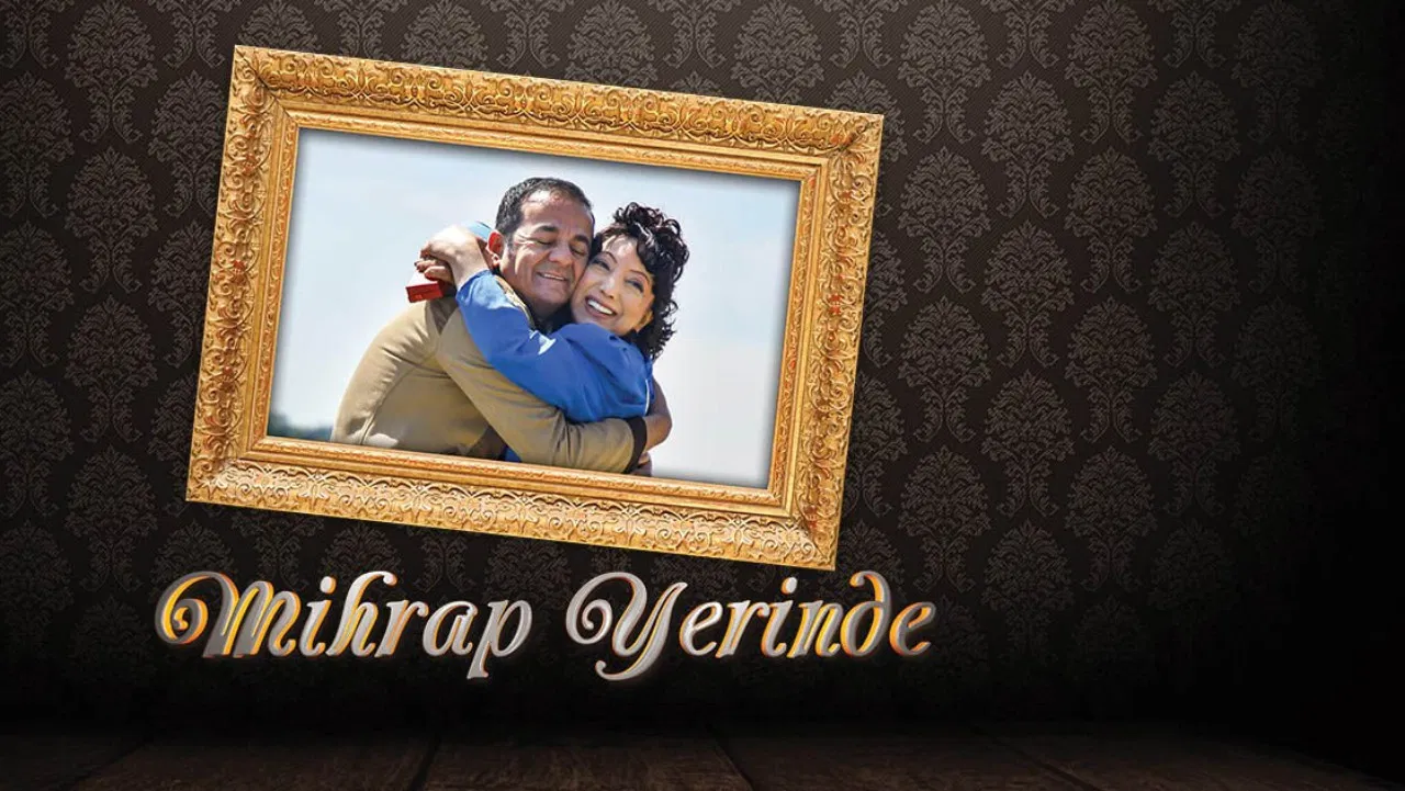 Mihrap Yerinde backdrop