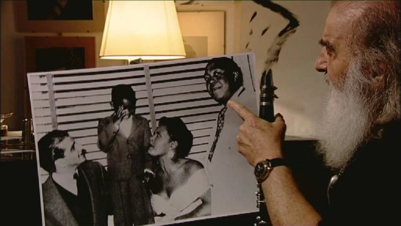 Io sono Tony Scott, ovvero come l'Italia fece fuori il più grande clarinettista del jazz backdrop