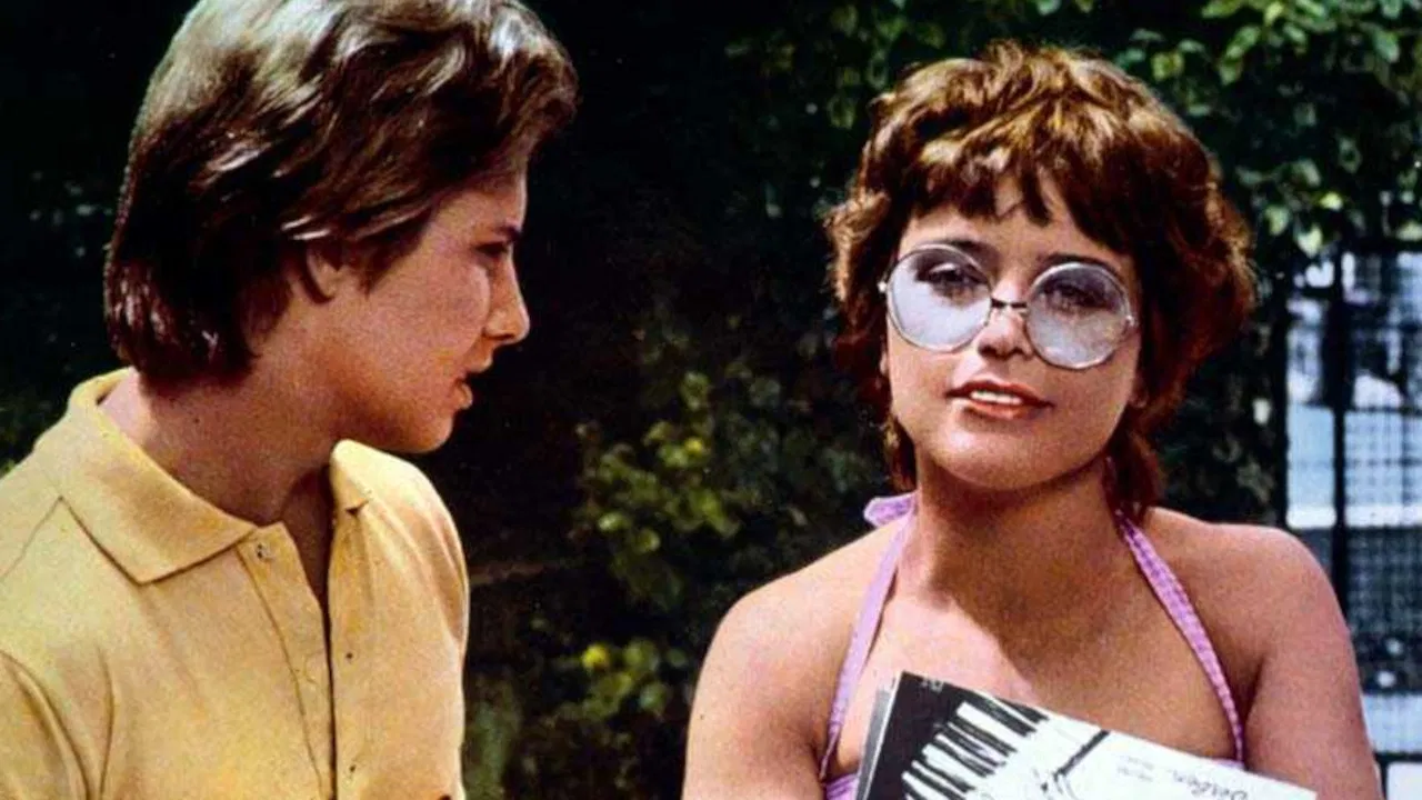 The Sweet Aunts backdrop