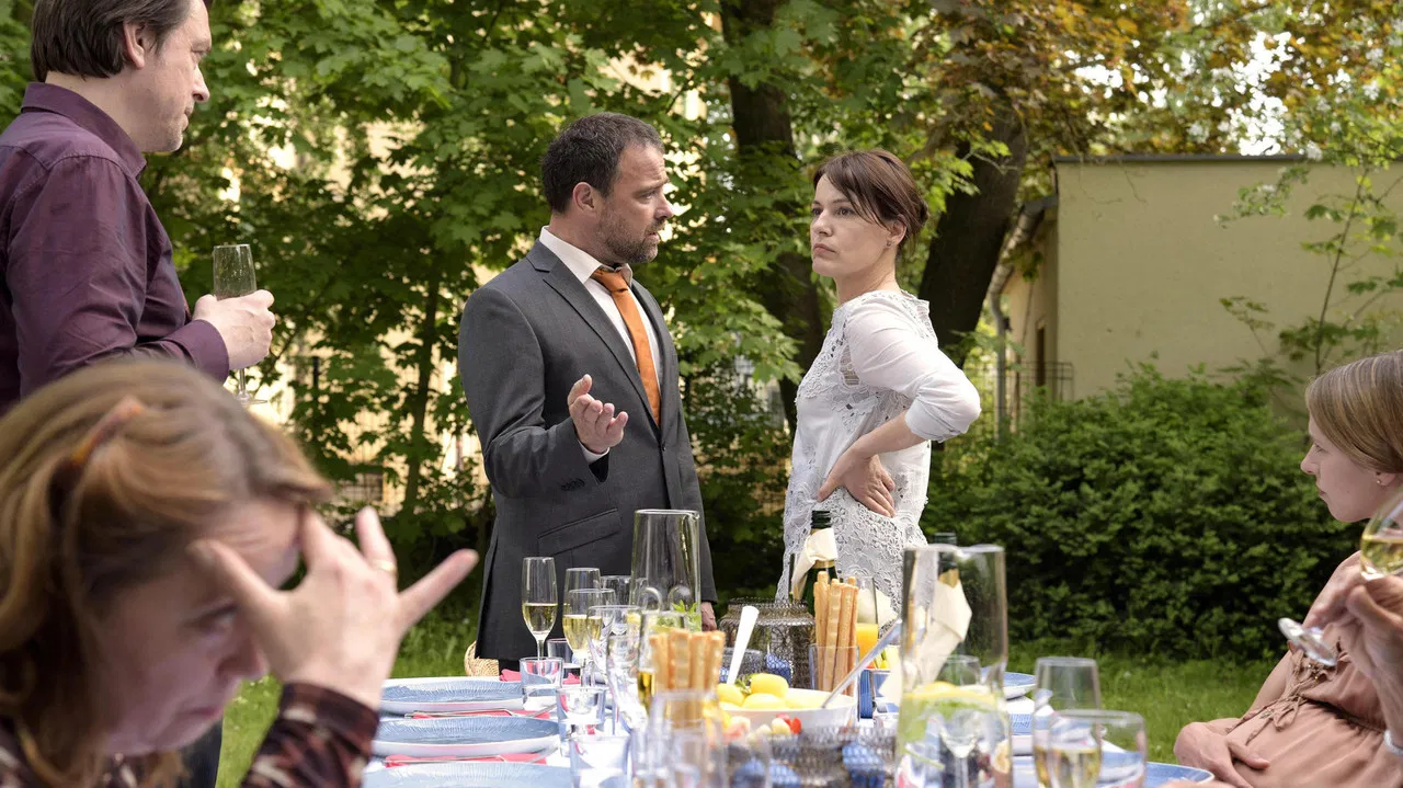 Familie mit Hindernissen backdrop