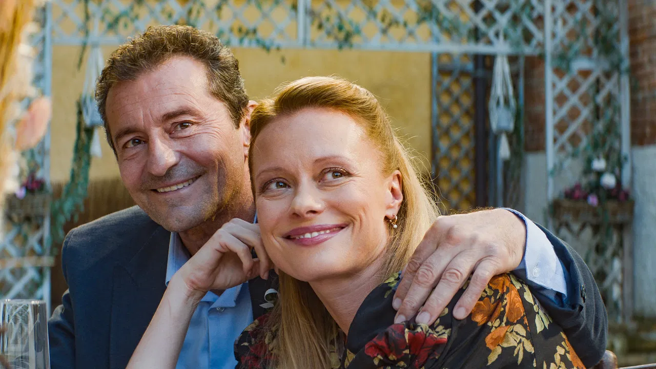 Moře na dvoře backdrop