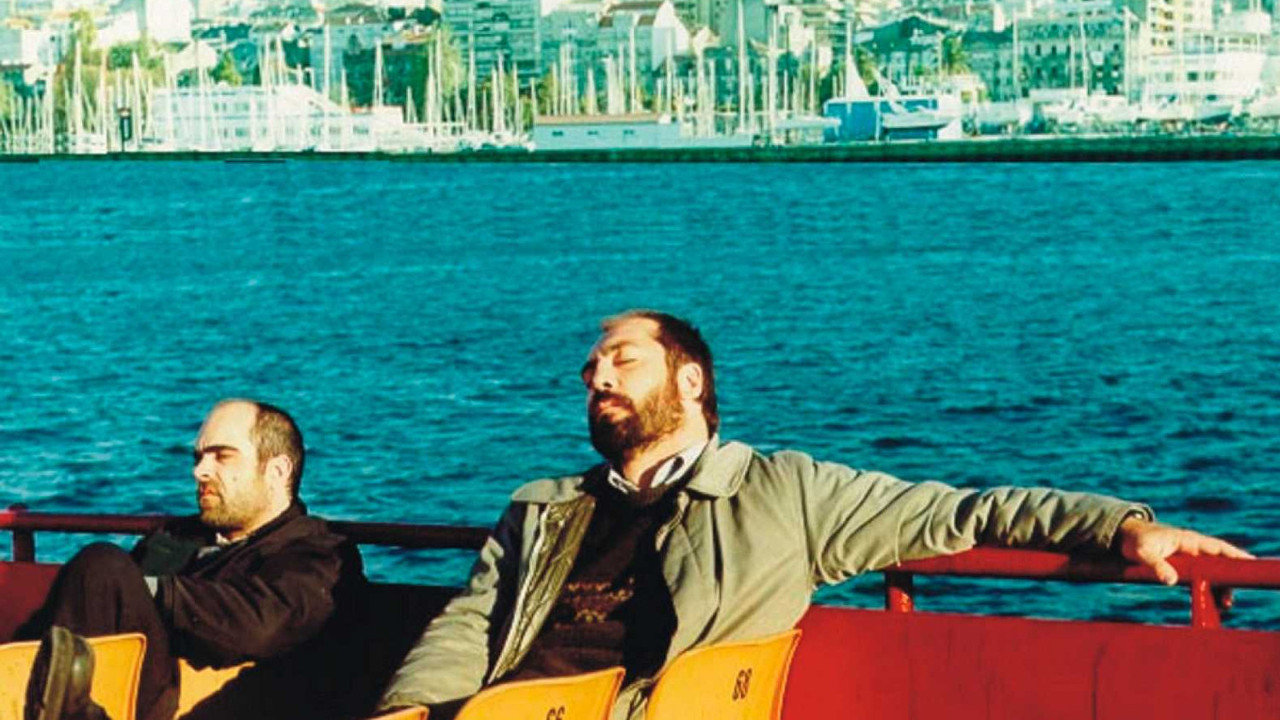 Mondays in the Sun backdrop