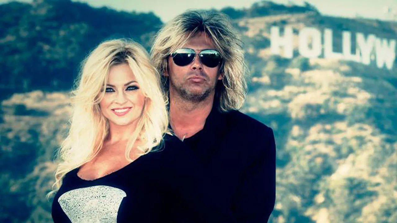 Bobbi Eden: Dubbel D In L.A. backdrop