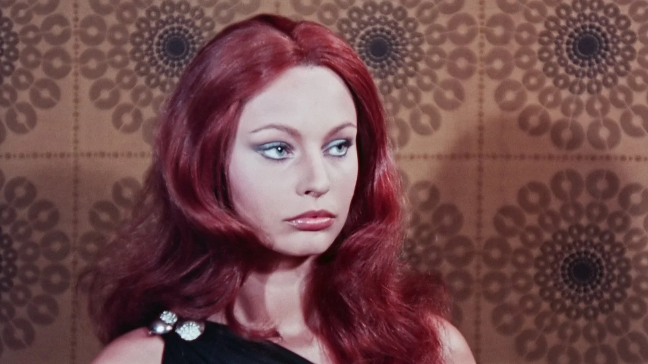 Perversión backdrop