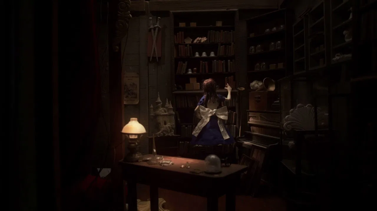 Alice Otherlands: A Night at the Opera backdrop