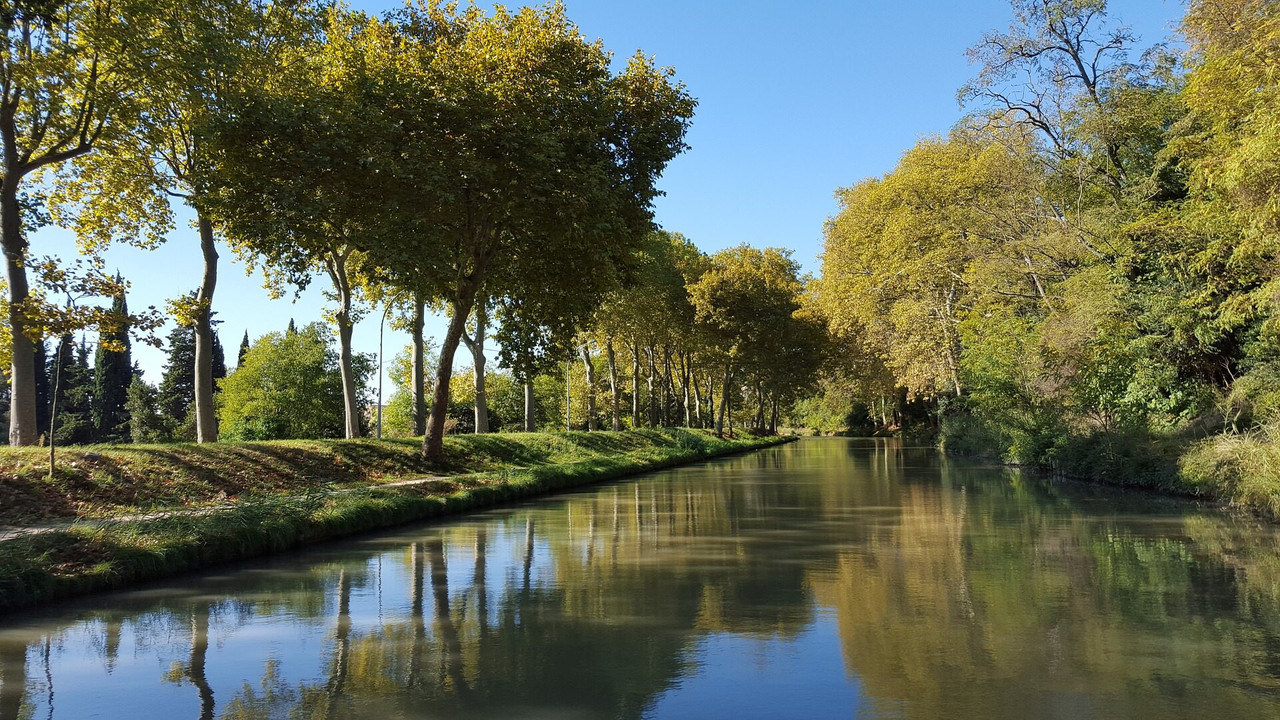 Canal du Midi : un patrimoine révélé backdrop