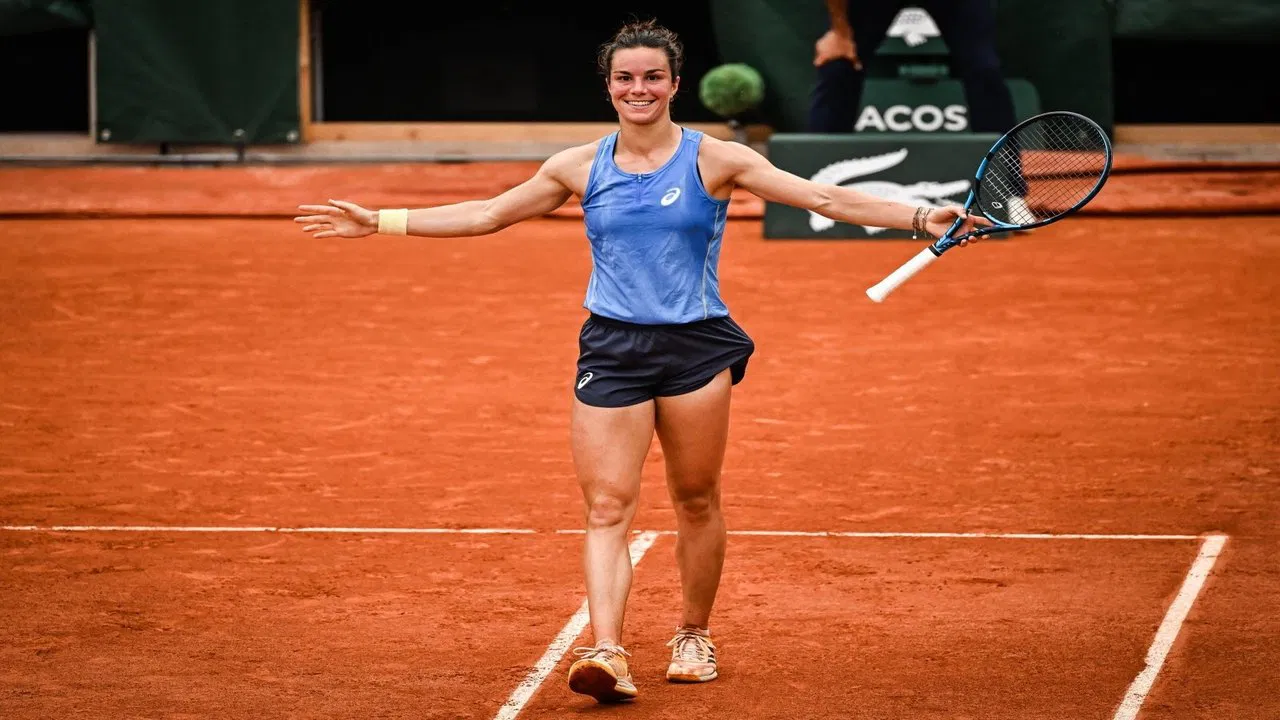 Loïs Boisson : Résilience backdrop