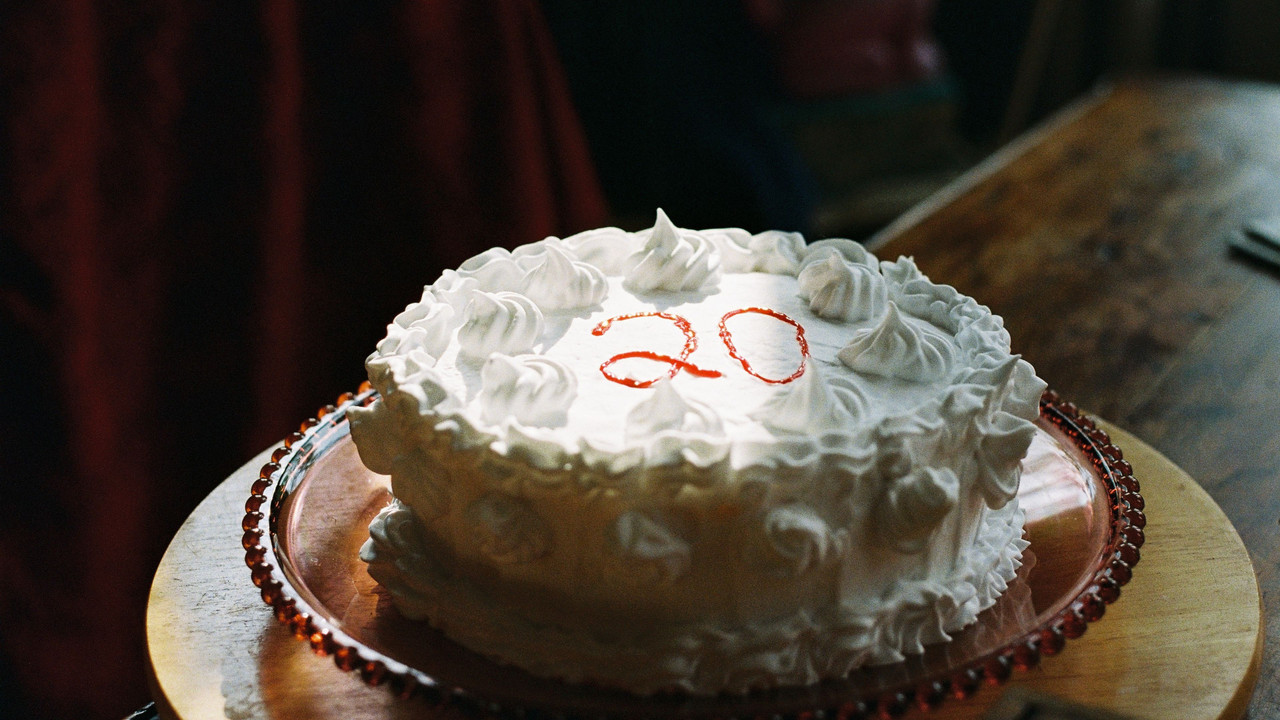 SOUS DES LARMES DE VIN backdrop