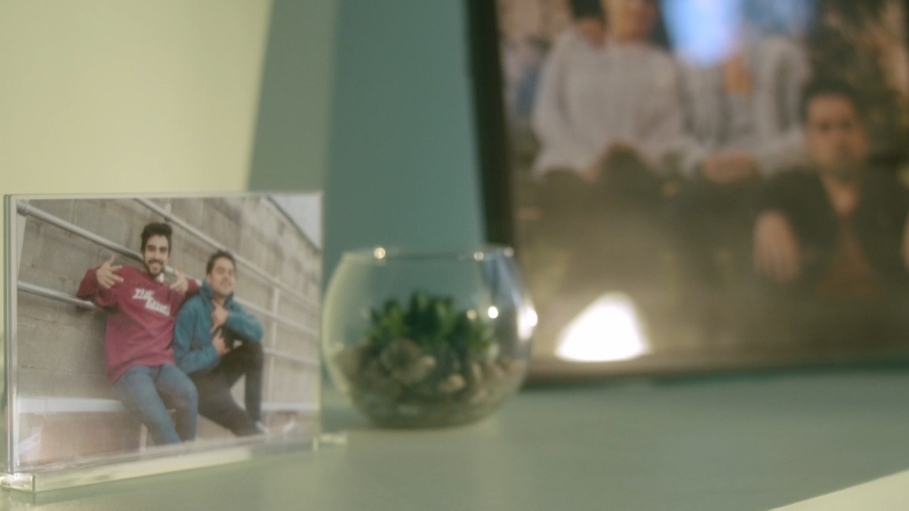 Antes De Que Se Riegue La Leche backdrop