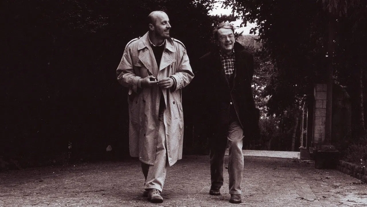 Ritratti: Luigi Meneghello backdrop