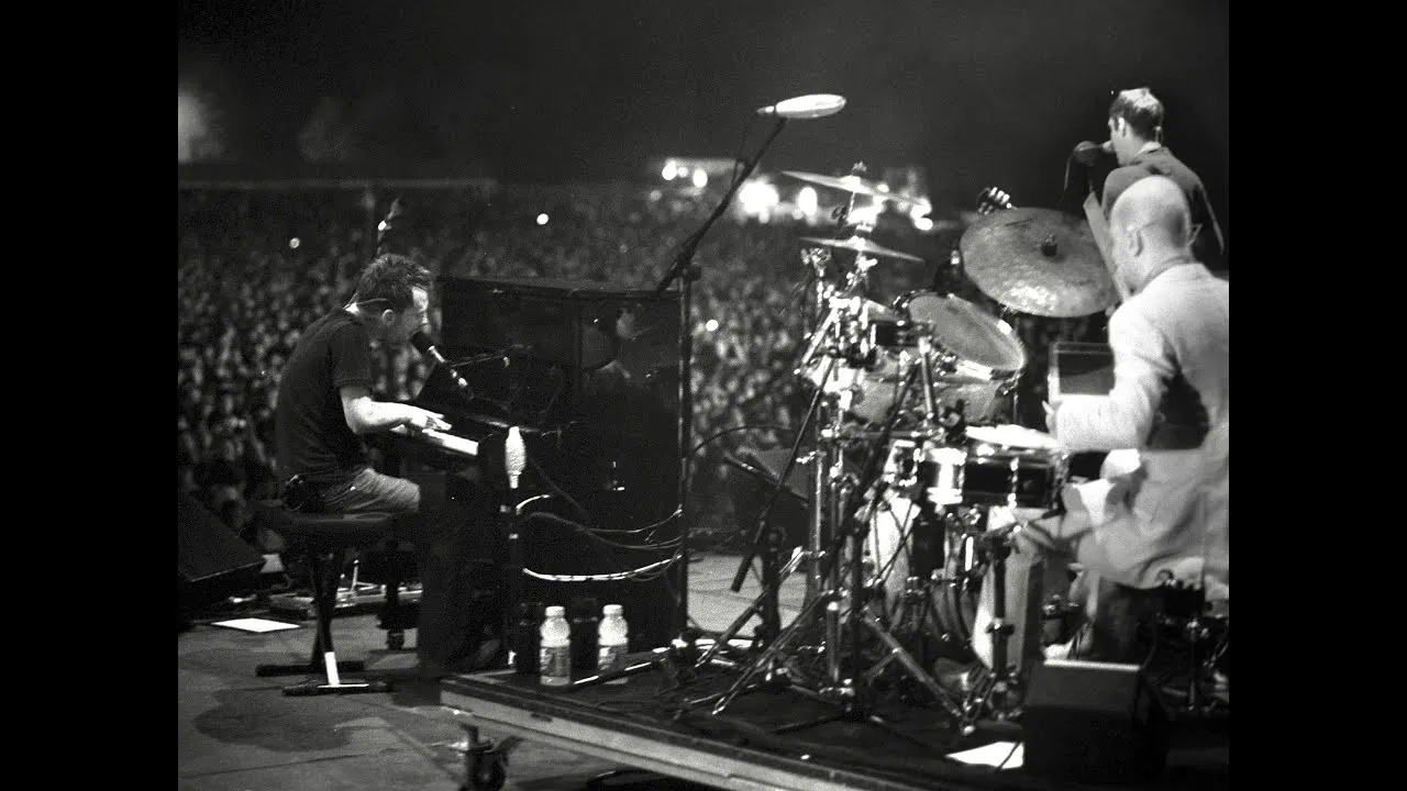 Radiohead: Bonnaroo Festival 2006 backdrop