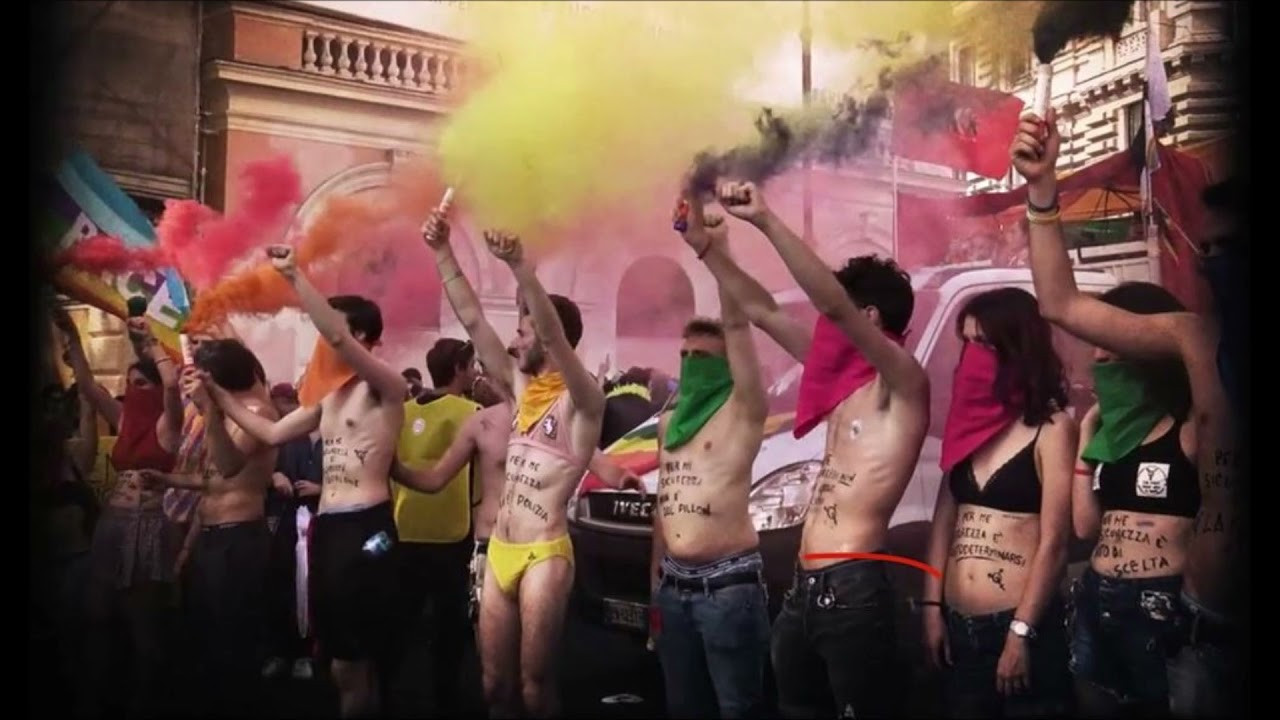 Corpi liberi backdrop